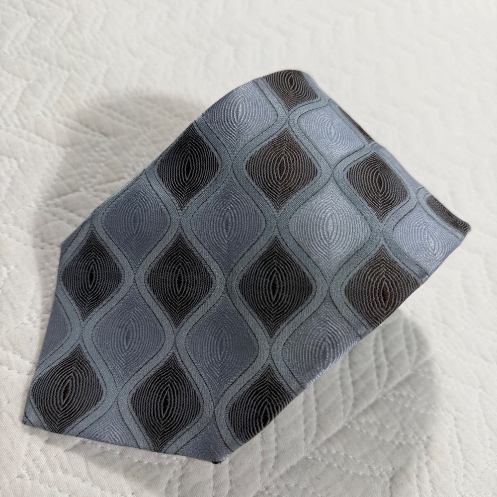 Ted Baker London Mens Gray Blue Geometric Pattern 100% Silk Neck Tie USA